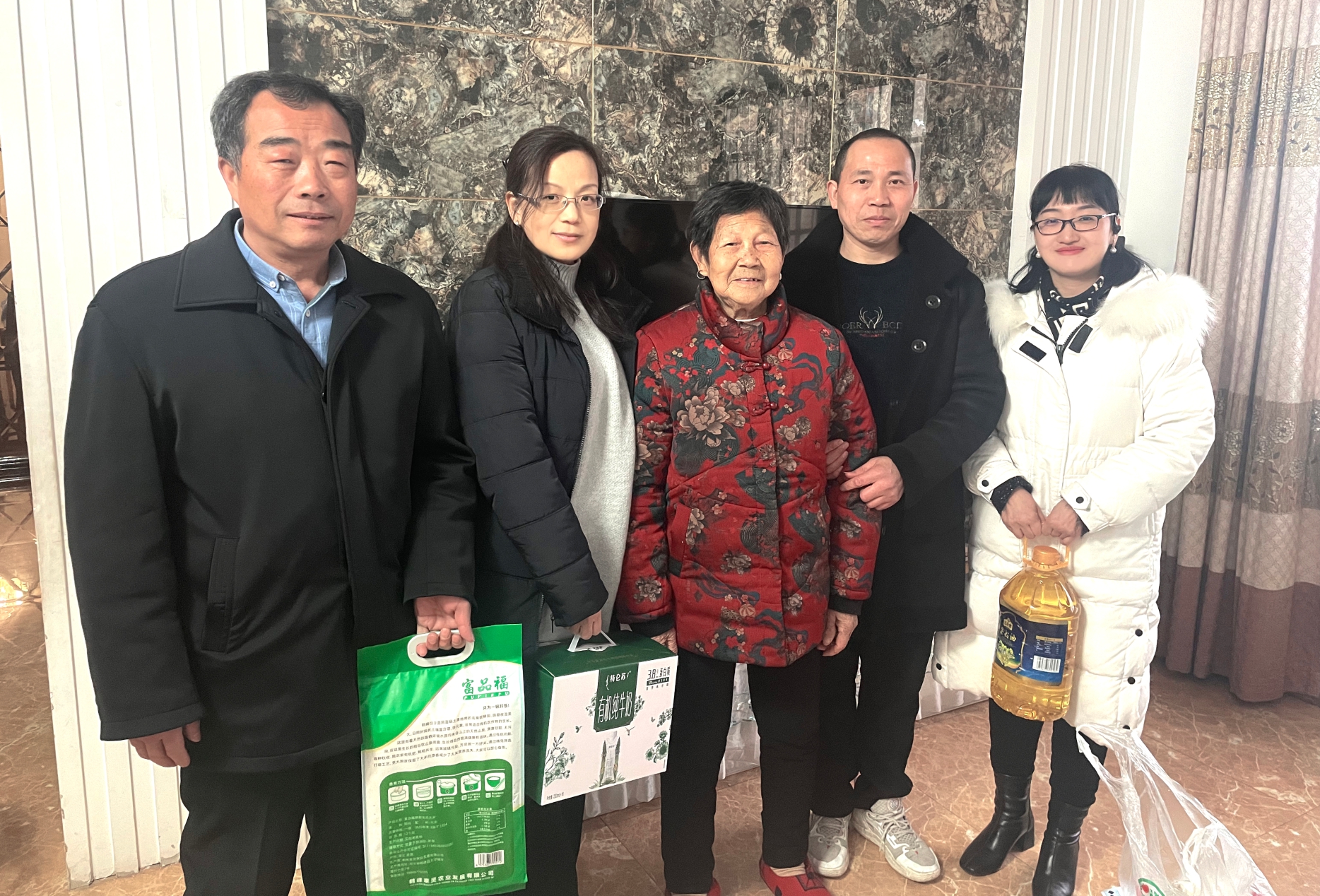 情系一線送溫暖，凝心聚力鼓干勁